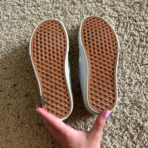 Vans - Picture 2 of 3